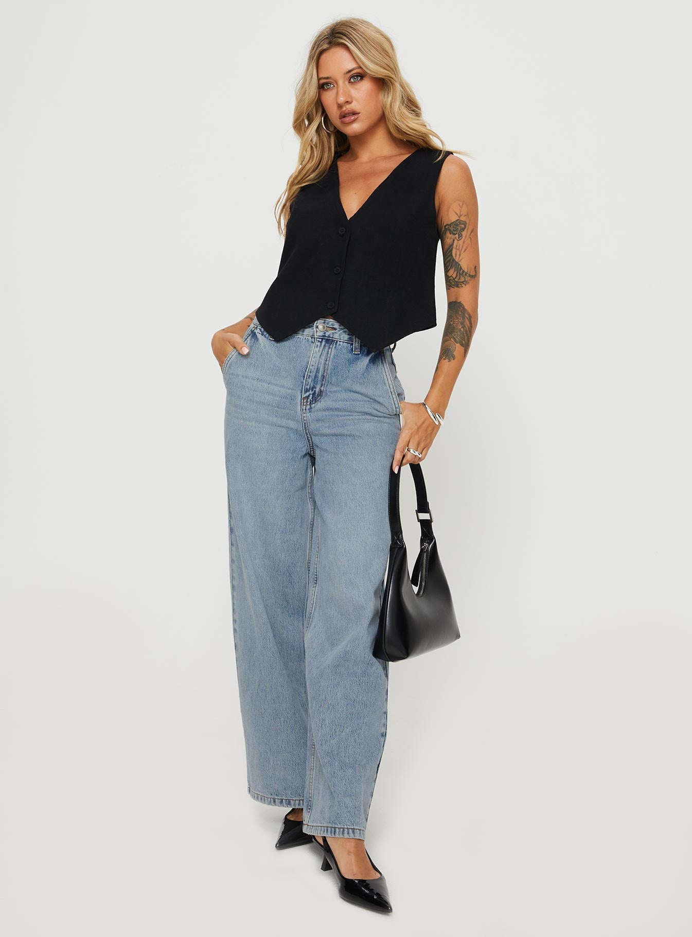 Leo Vest Black